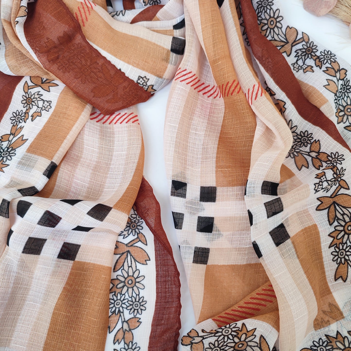 Check_ Grid Morrocon Hijab_Coco Brown