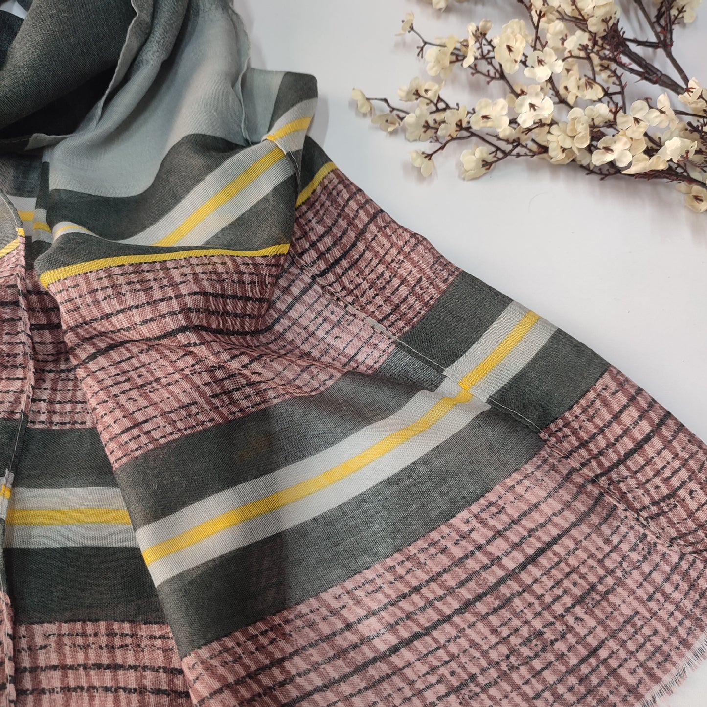 Ombre Printed Lawn Hijab _ Grey