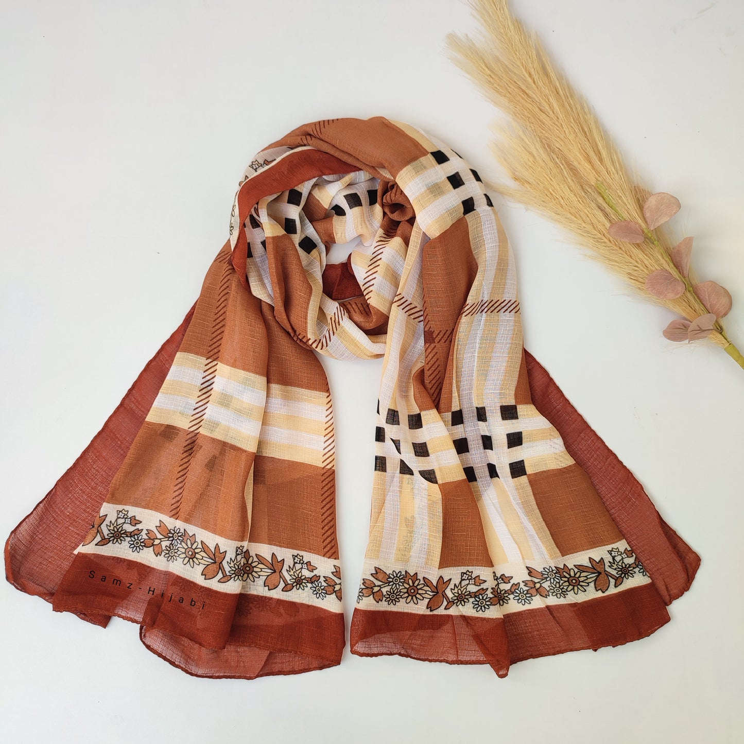 Check_ Grid Morrocon Hijab_Milo