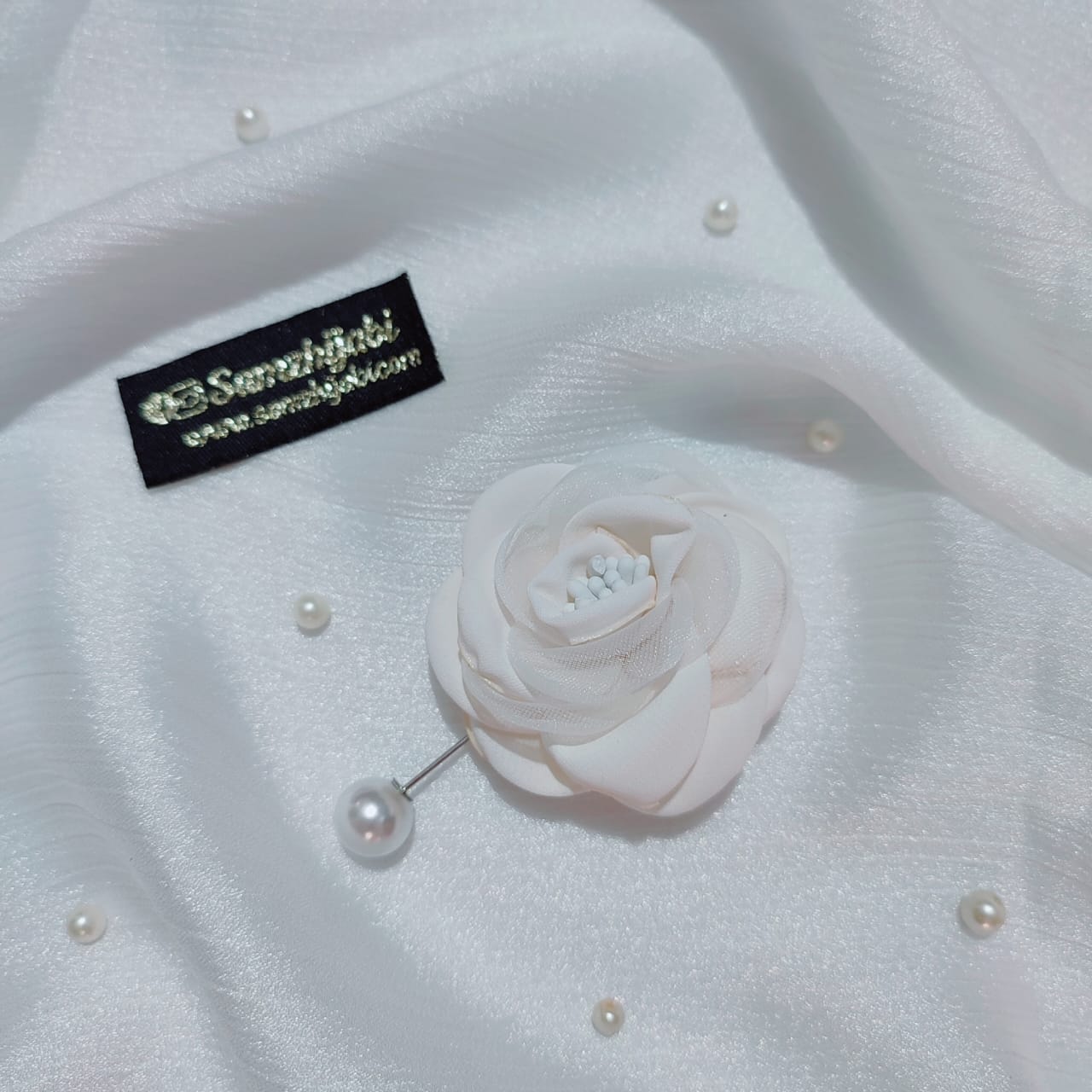 Floral Lock Hijab Pin - White