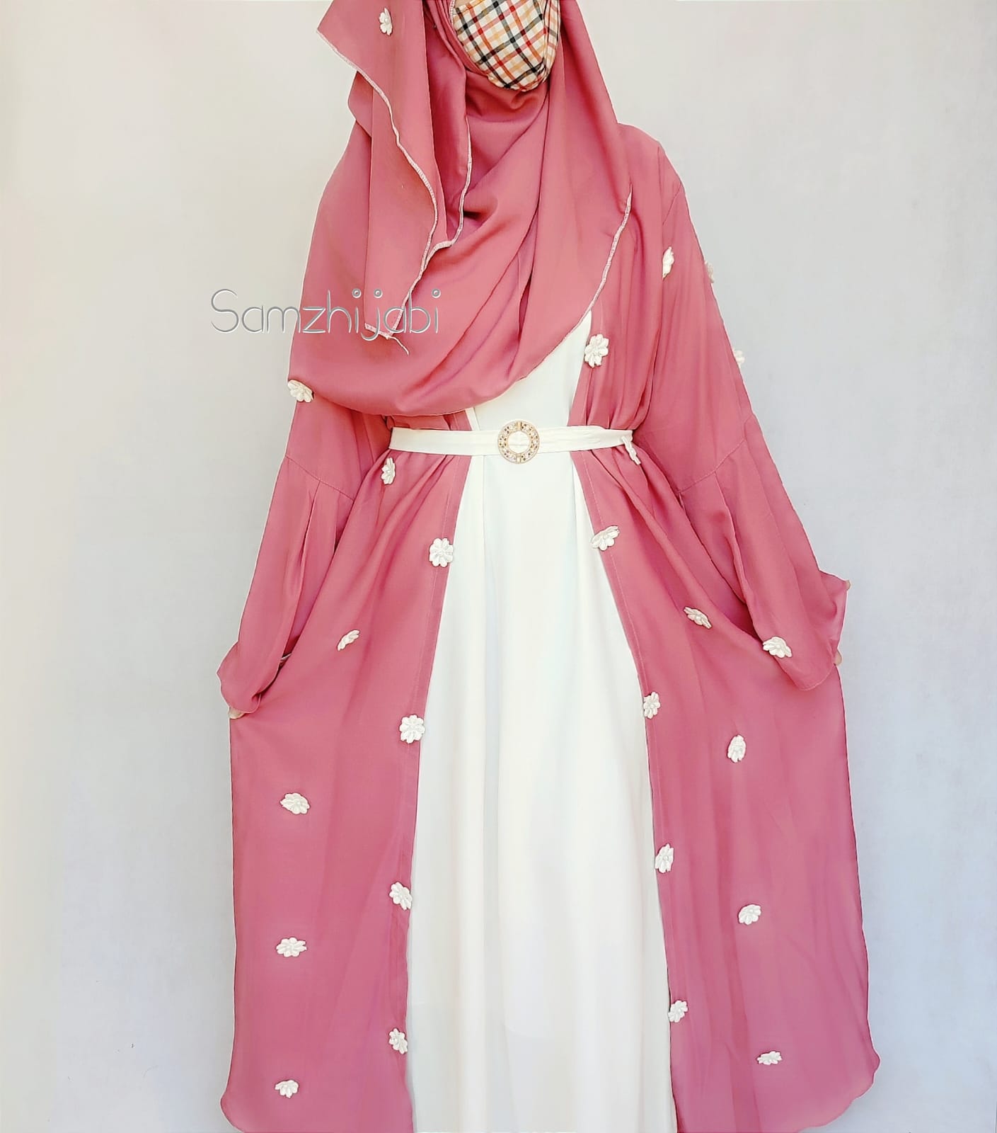 Wonderland Modest Abaya