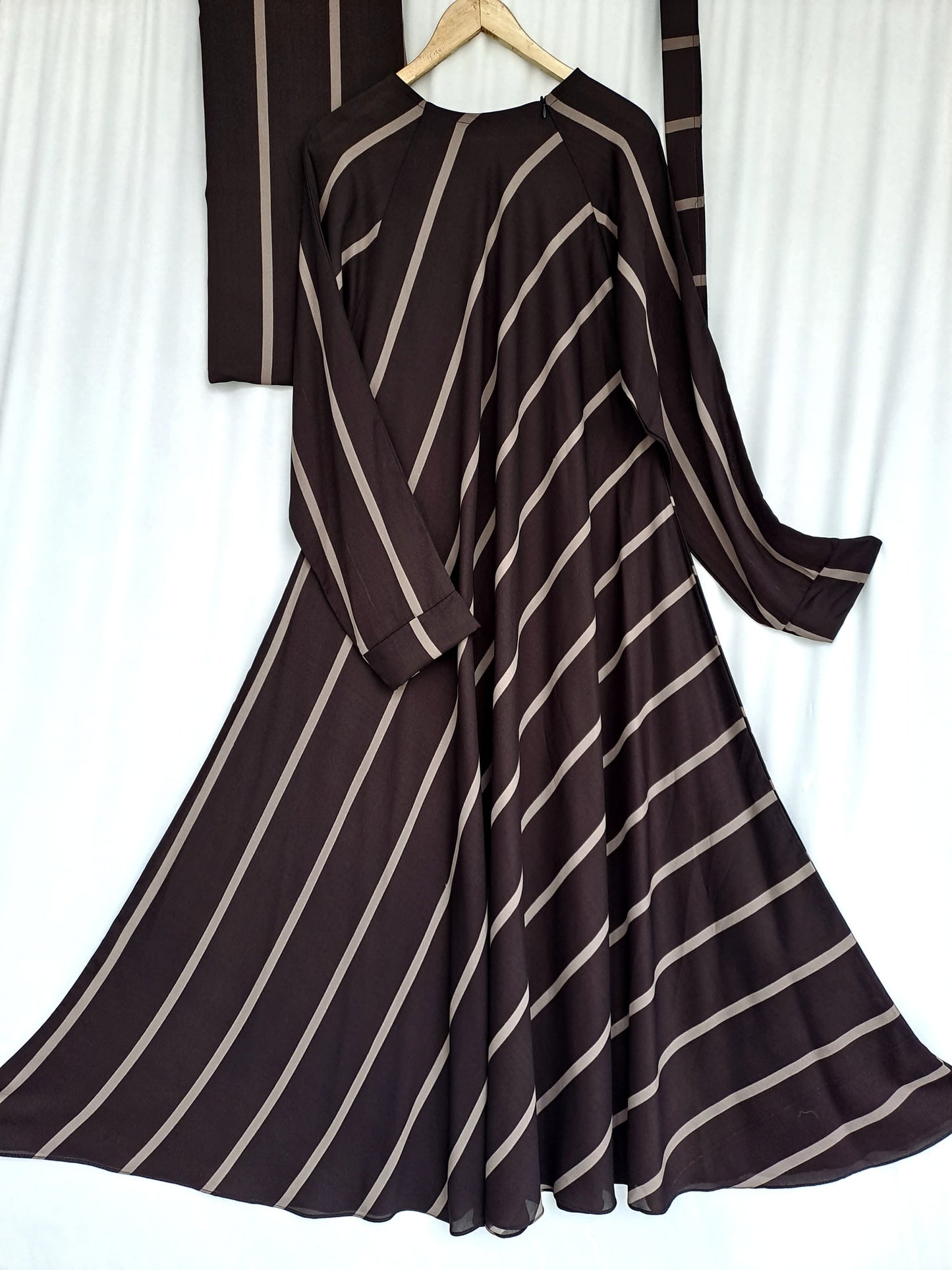 Diagonal Line Umbrella Flyer Abaya-Chocolate Brown