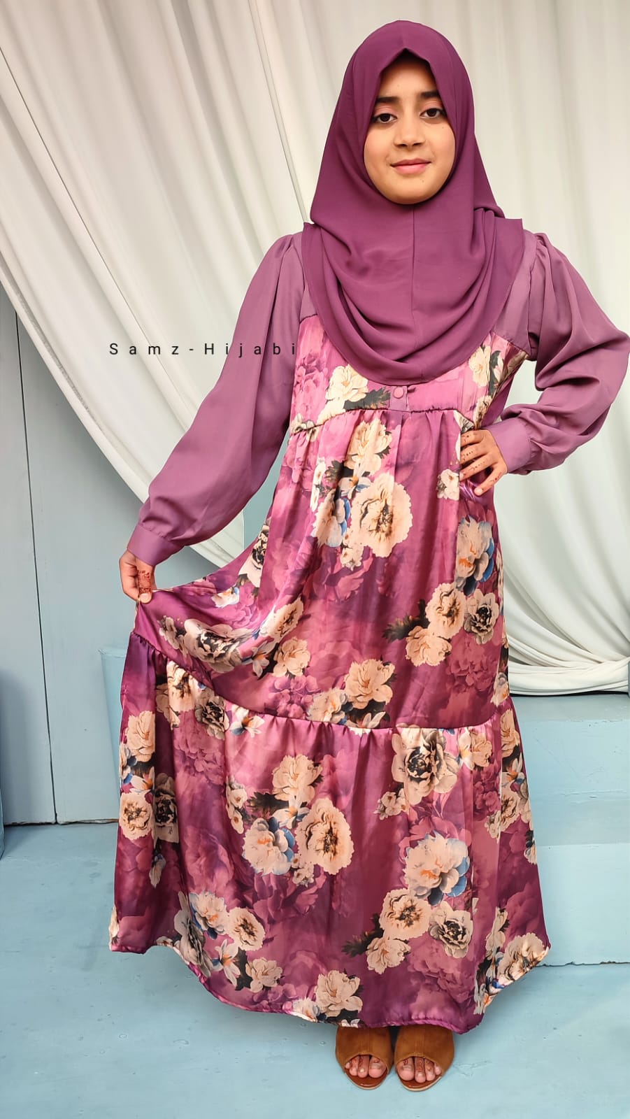 Young Girl’s Abaya With Round Khimar