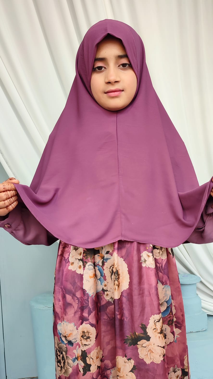 Young Girl’s Abaya With Round Khimar