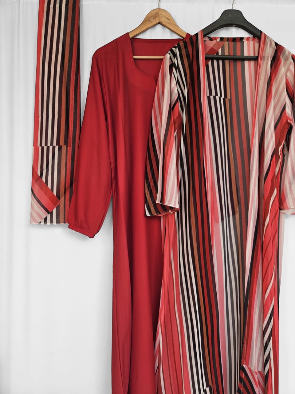 Separate Upper Abaya-Printed Red