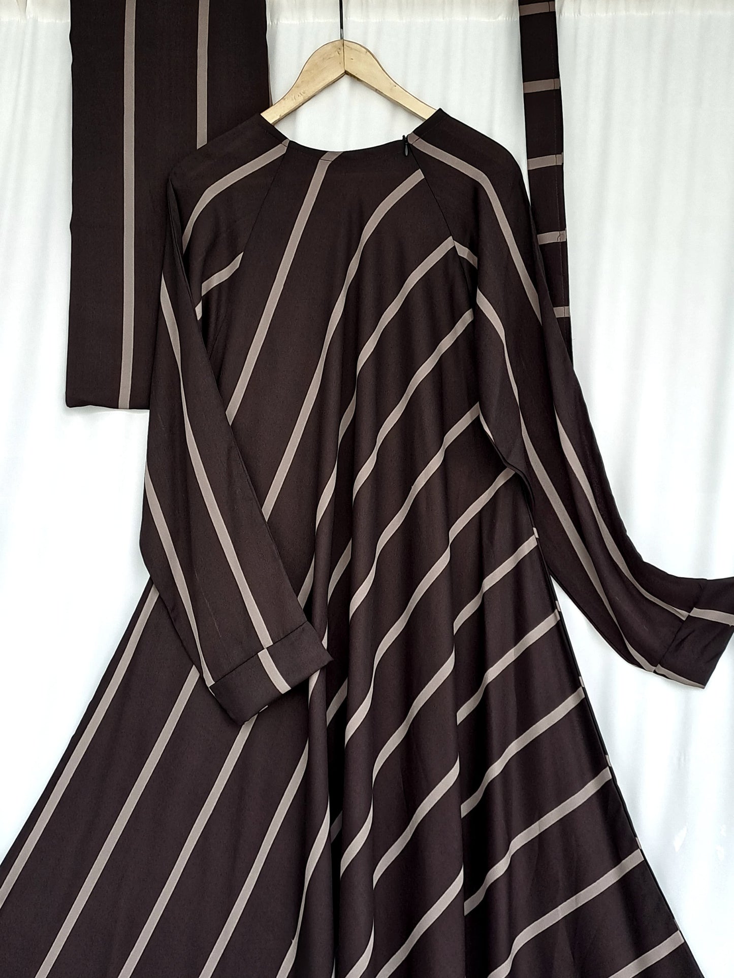 Diagonal Line Umbrella Flyer Abaya-Chocolate Brown