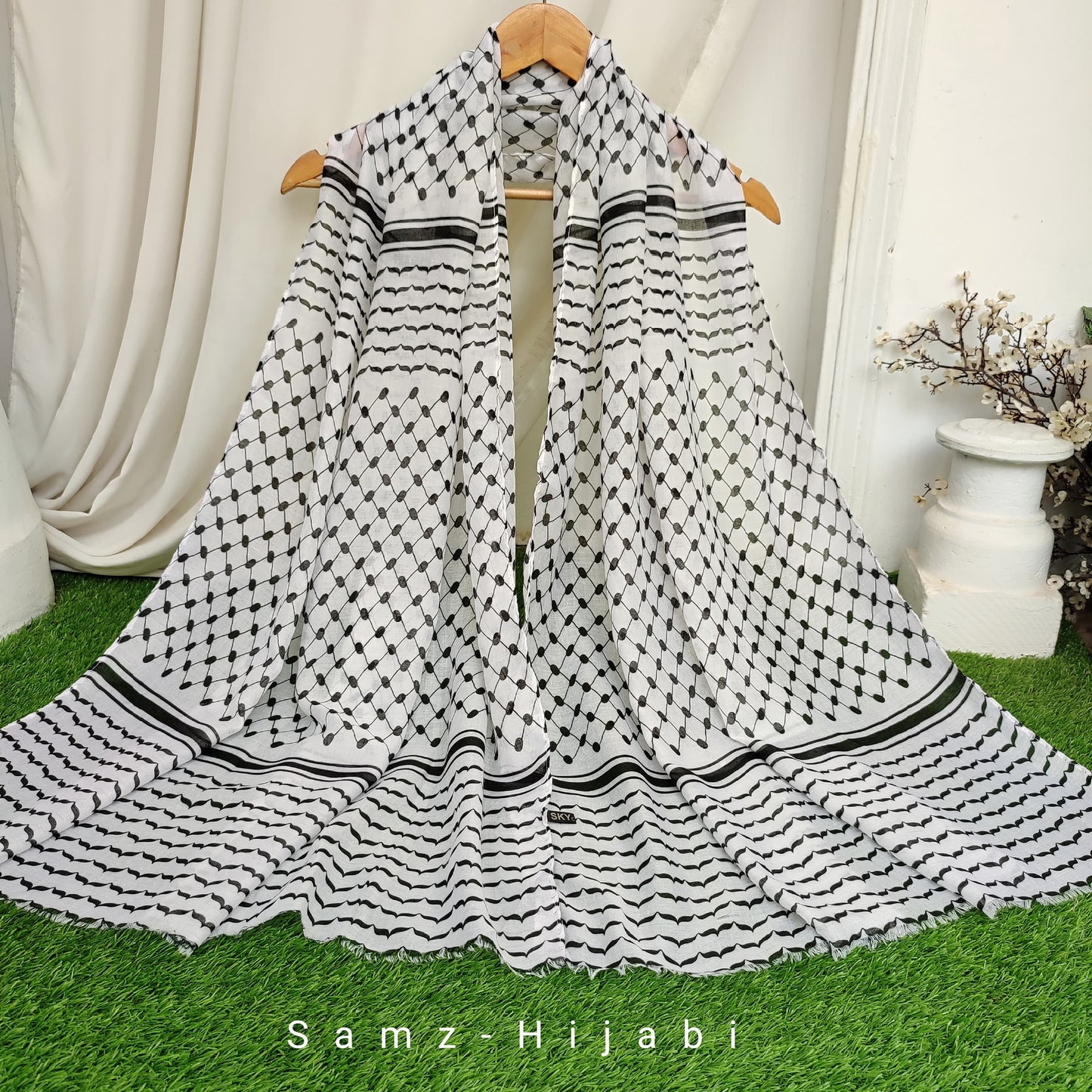 Palestinian Keffiyeh Hijab White Black
