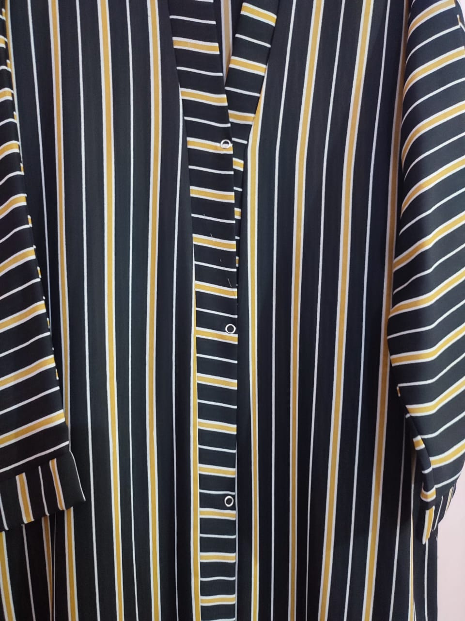 Printed Front Open Black Straight Line