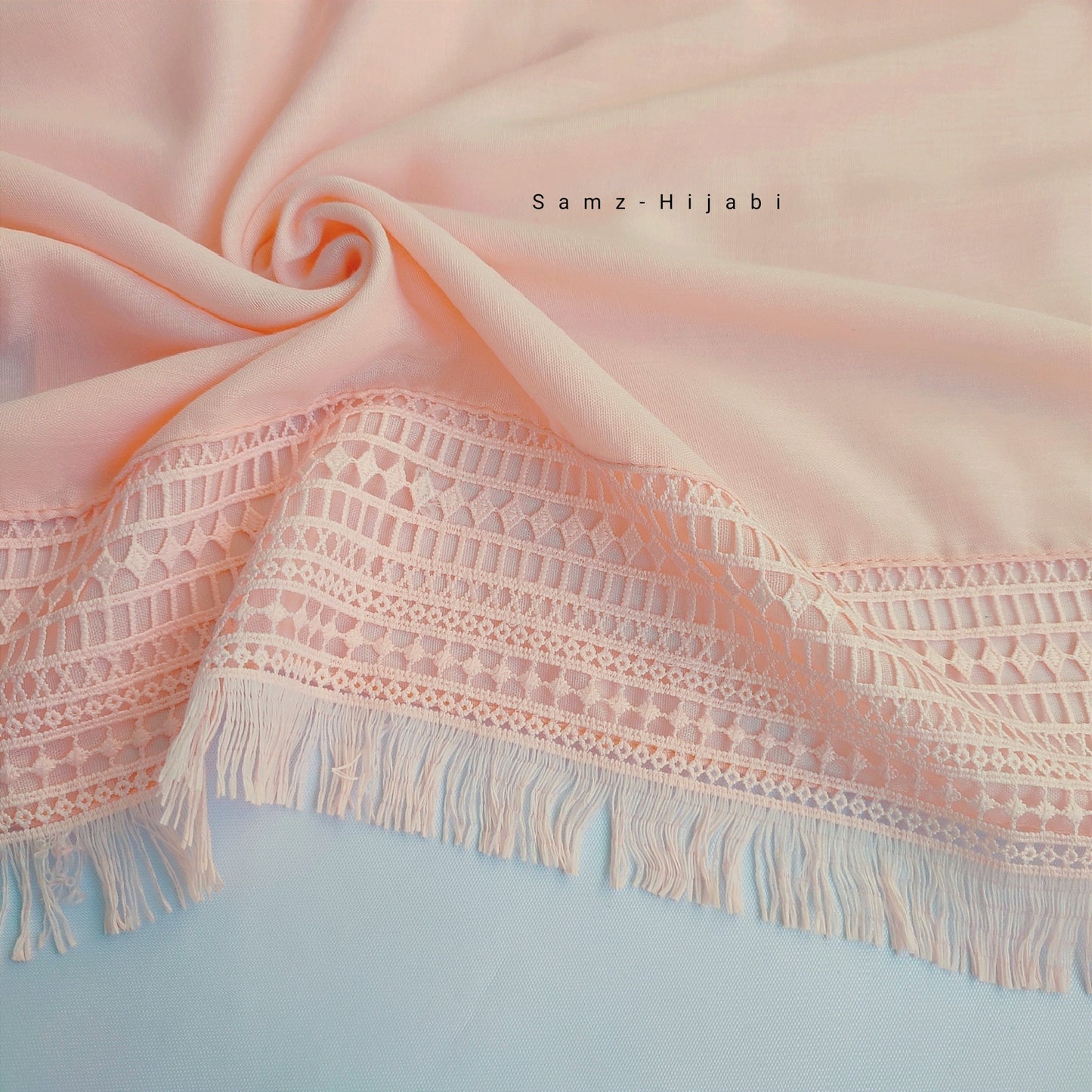 Lace-Edges Hijab Powder Peach