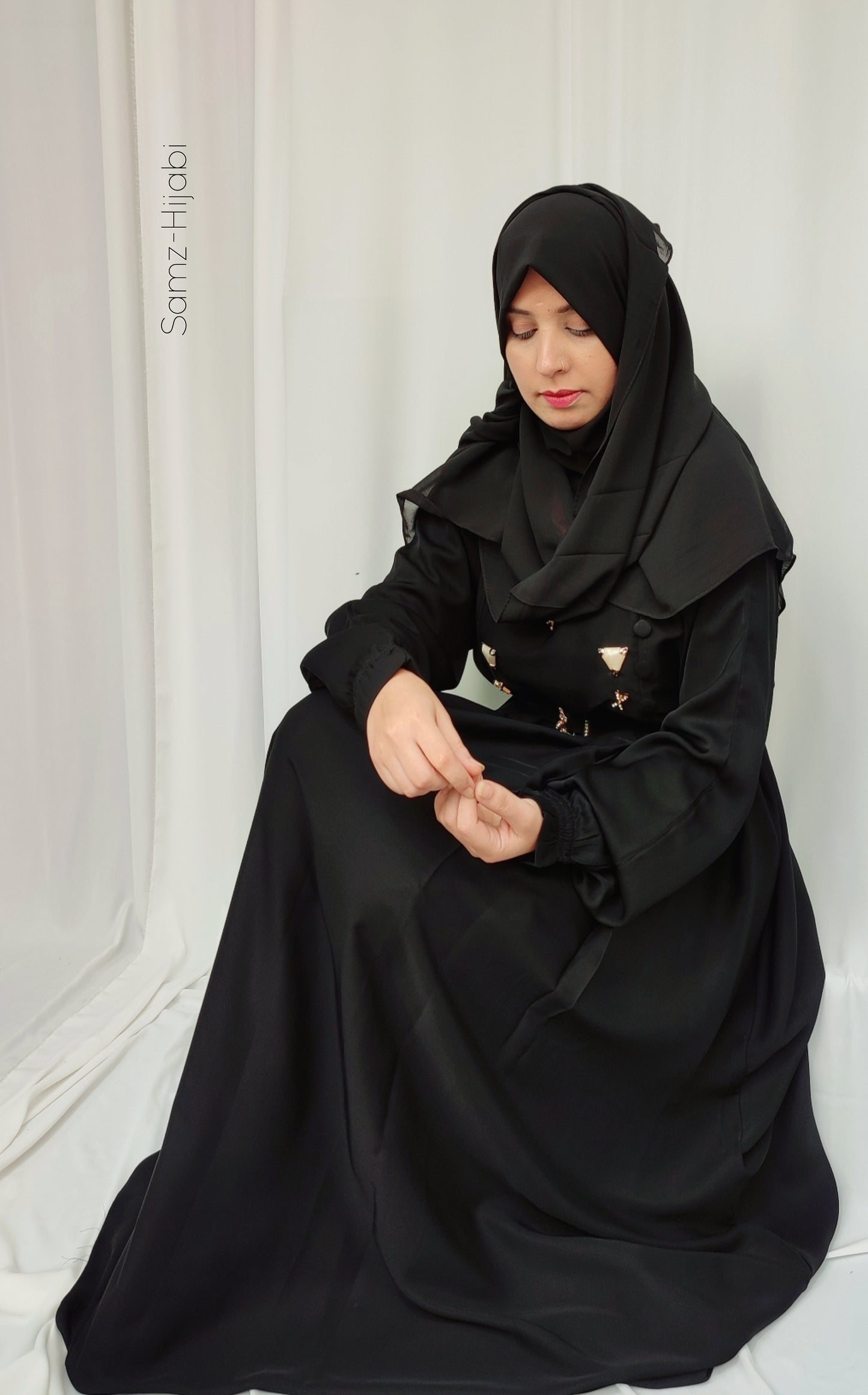 Monochrome Studs Abaya- Black