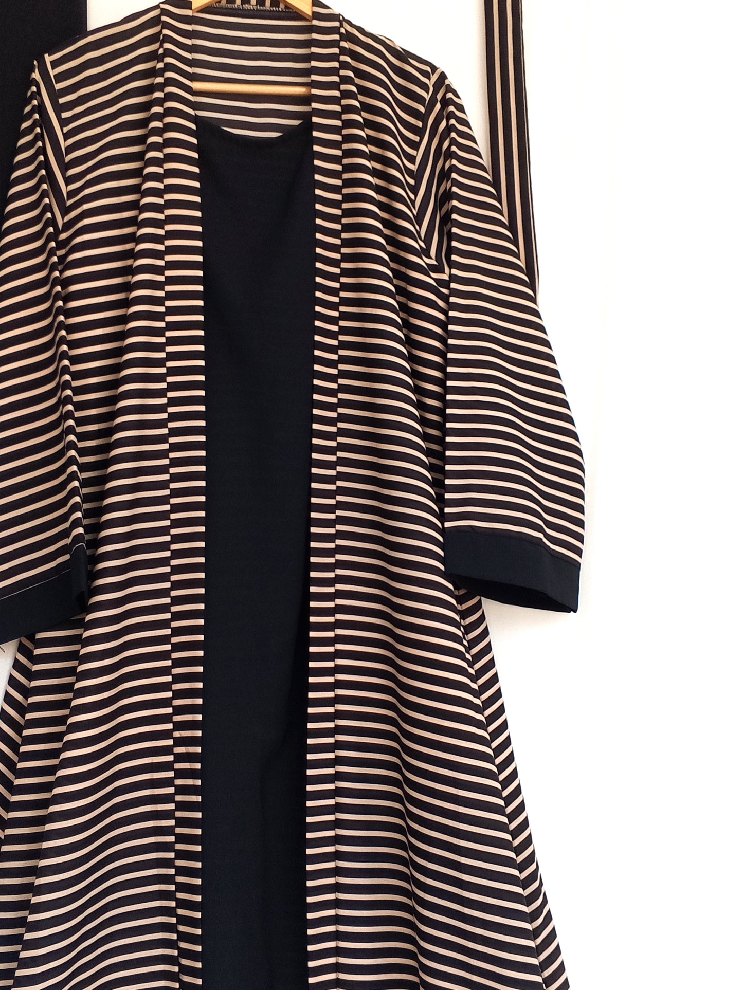 Bloom Stripes attached Upper Abaya