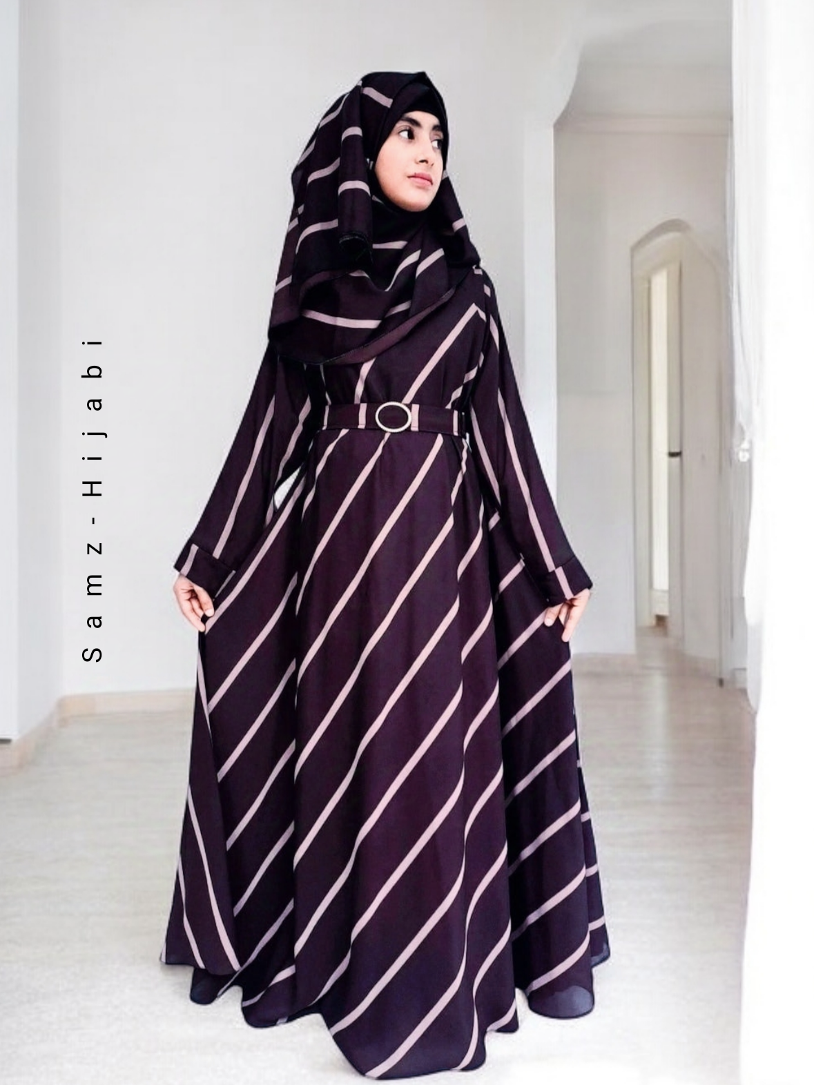 Diagonal Line Umbrella Flyer Abaya-Plum Purple