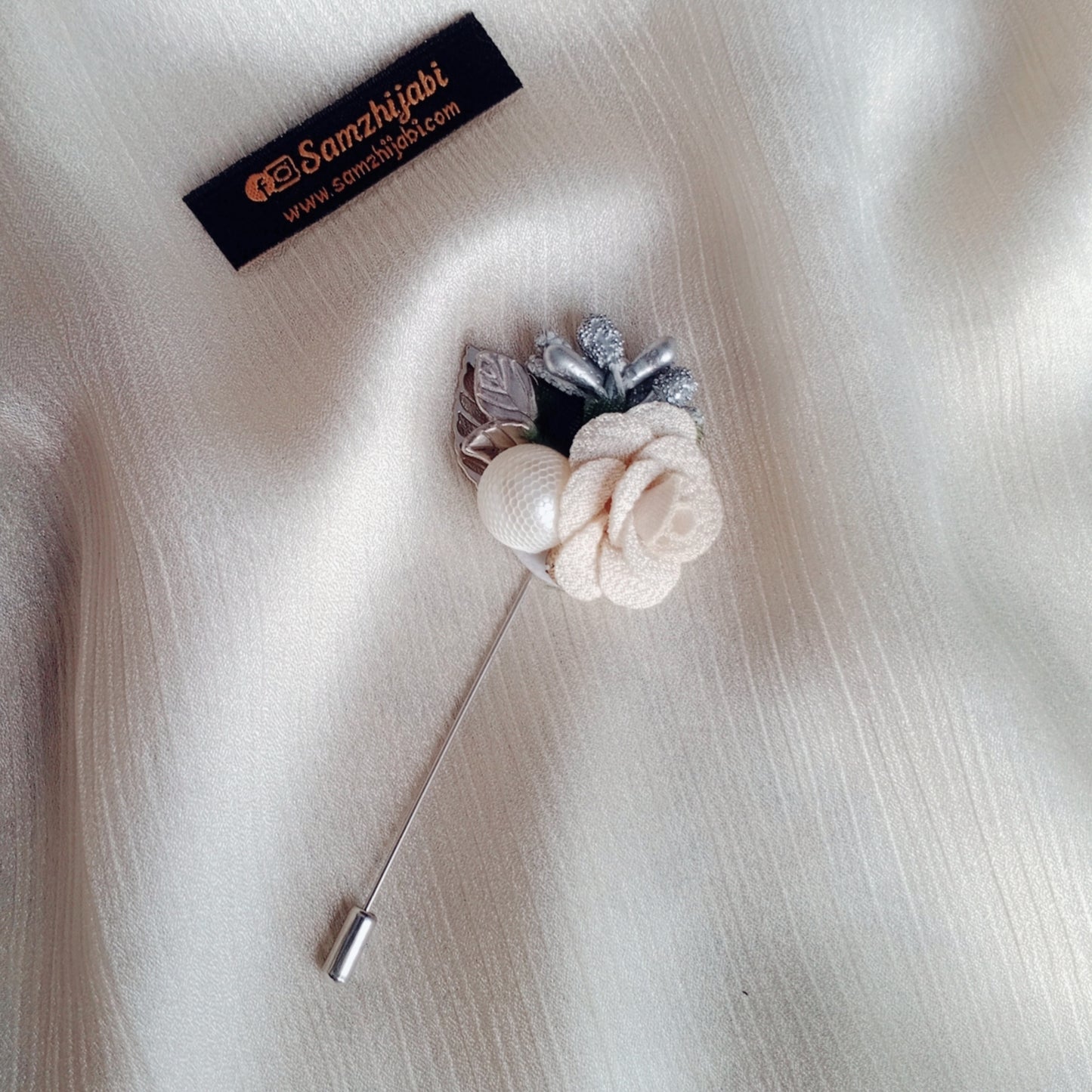 Floral Pearl Hijab Pin Off white